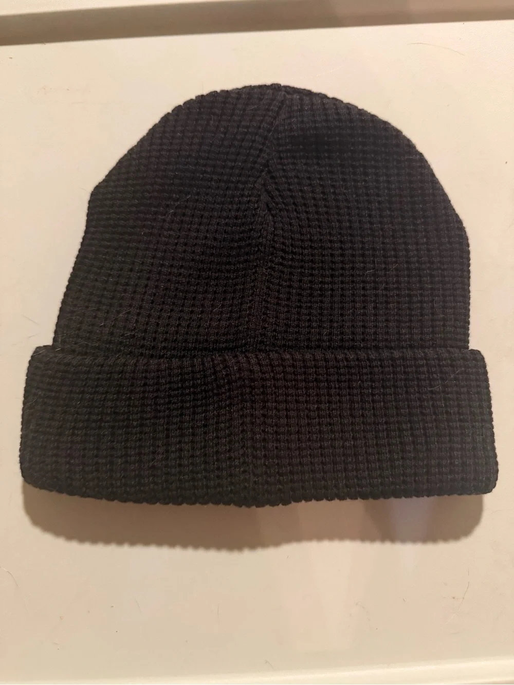 Levi’s Black Waffle Knit Beanie with Red Tag